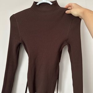 Aritzia babaton sculpt knit tie back sweater